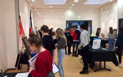 Les 4° A, B et C ont visité l’exposition « Emblèmes de la France » à l’Échiquier